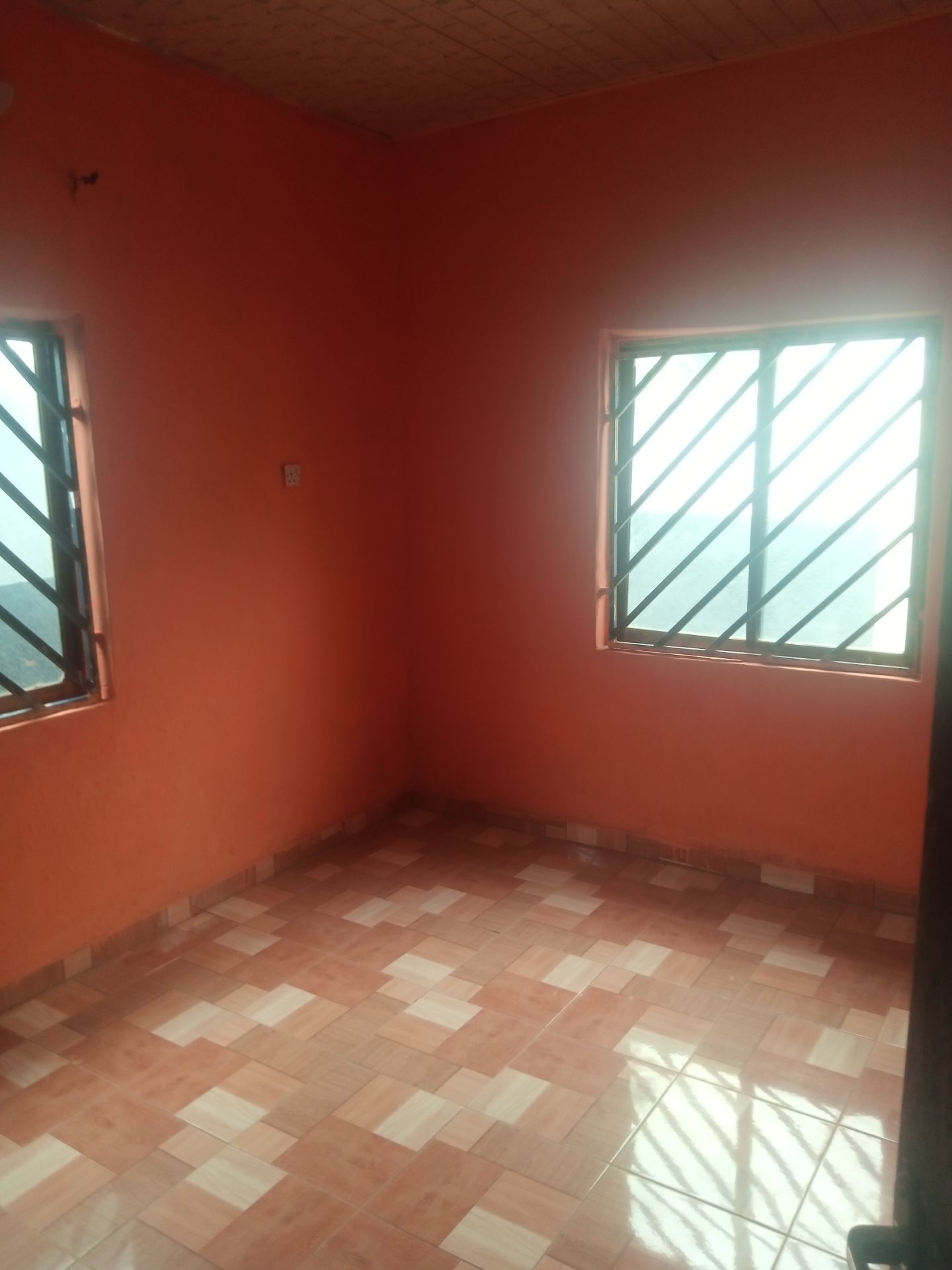 Newly Renovated 2 Bedroom Flat With 2 Toilets and PVC…