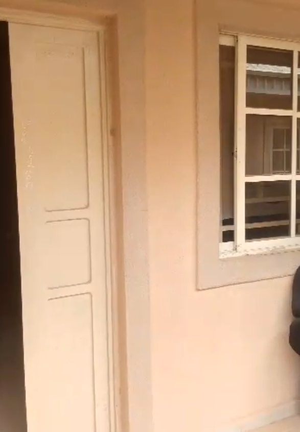 Two bedroom flat for rent in Kaduna Estate, Gonin Gora