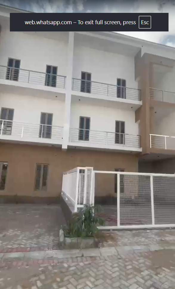 4 Bedroom House with 2 Parlors and BQ in U/Rimi GRA
